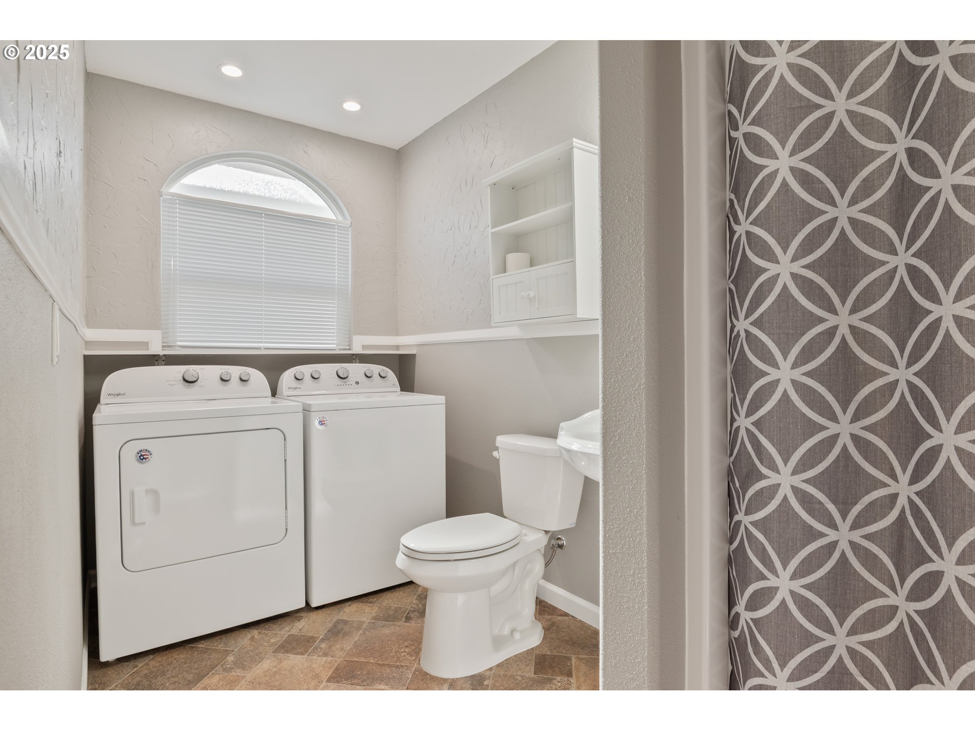 1 Southwest D Street Castle Rock, WA 98611 - Photo 15 of 40 a bathroom with a toilet and a sink