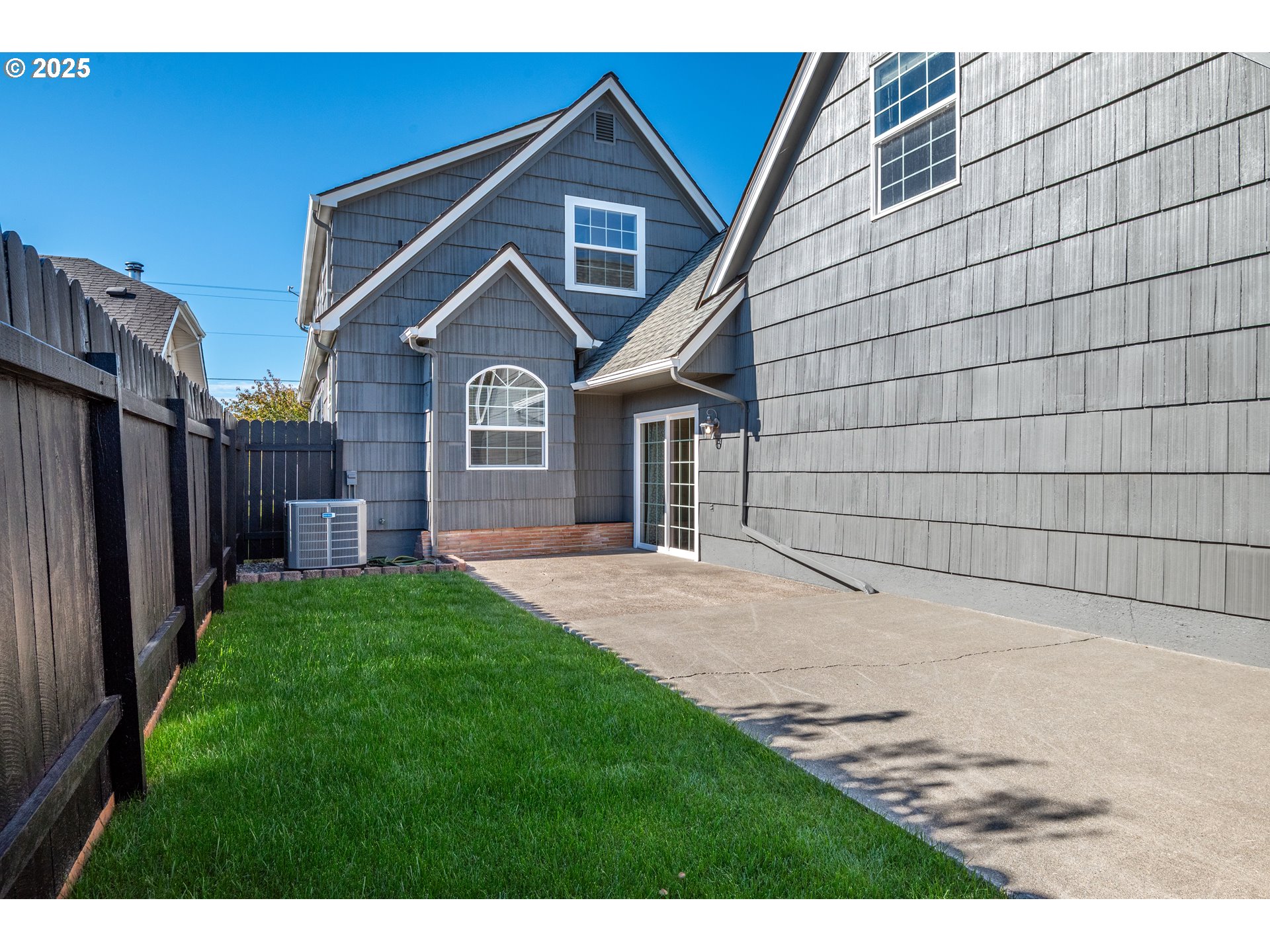 1 Southwest D Street Castle Rock, WA 98611 - Photo 28 of 40 a front view of a house with yard