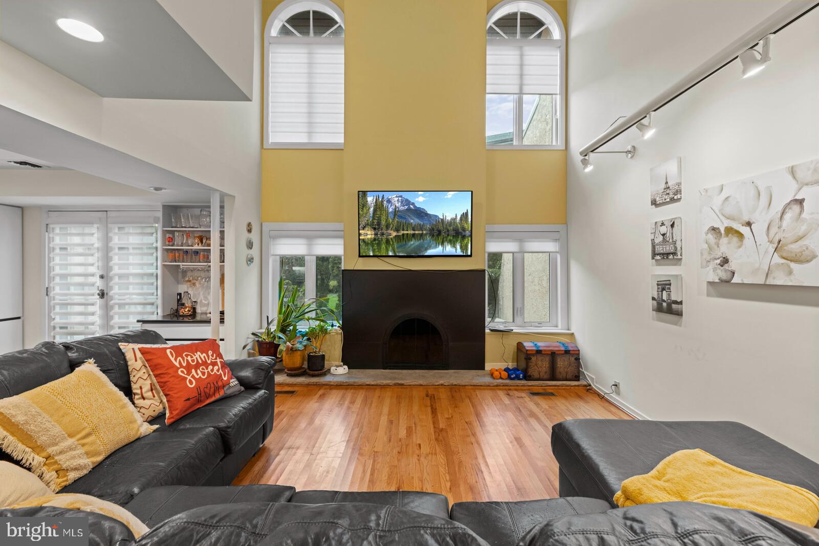 10 Centura Cherry Hill Cherry Hill, NJ 08003 - Photo 14 of 37