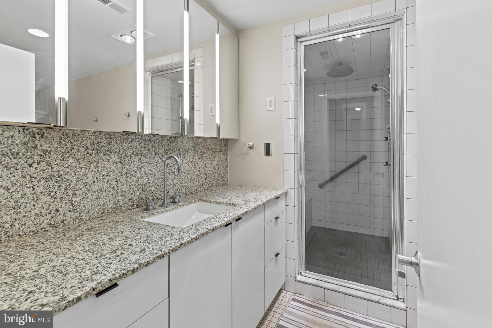 10 Centura Cherry Hill Cherry Hill, NJ 08003 - Photo 23 of 37