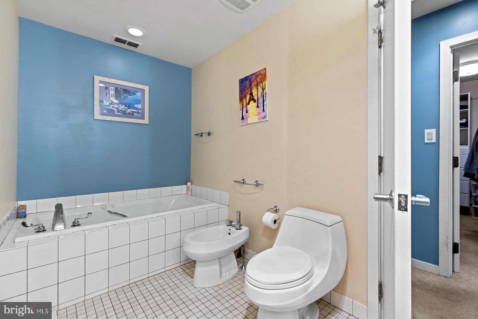 10 Centura Cherry Hill Cherry Hill, NJ 08003 - Photo 25 of 37