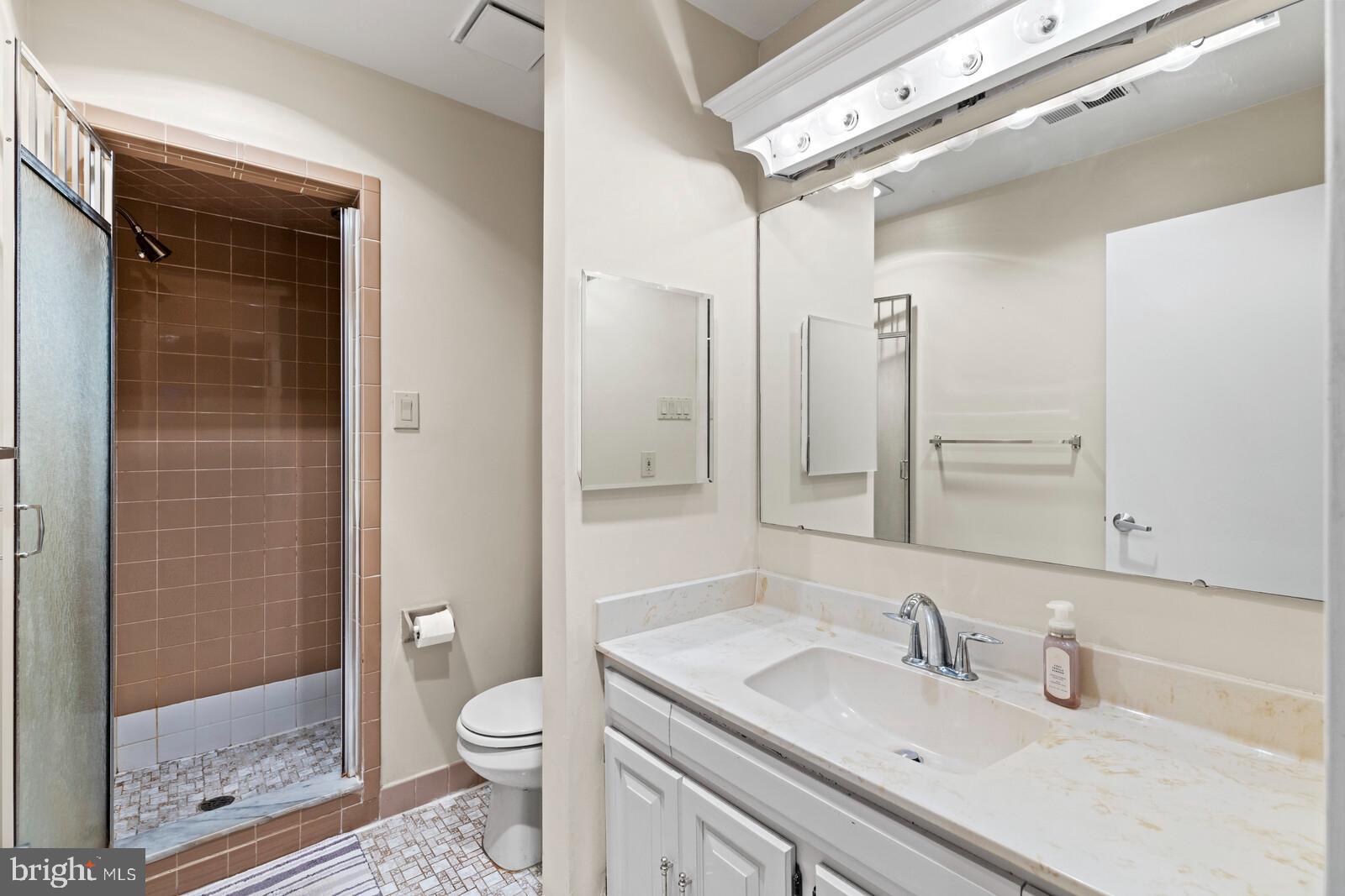 10 Centura Cherry Hill Cherry Hill, NJ 08003 - Photo 29 of 37