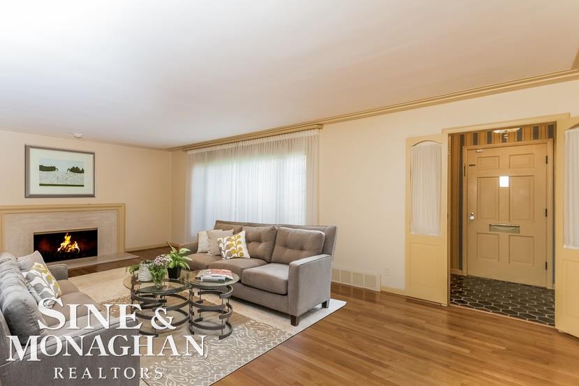 21 Hawthorne Road Grosse Pointe Shores, MI 48236 - Photo 5 of 80