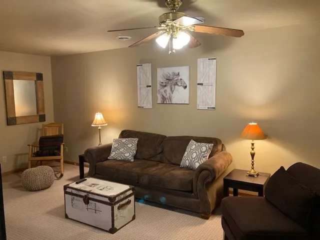 $1,395 | 325 South Clark Street, Utica, IL 61373