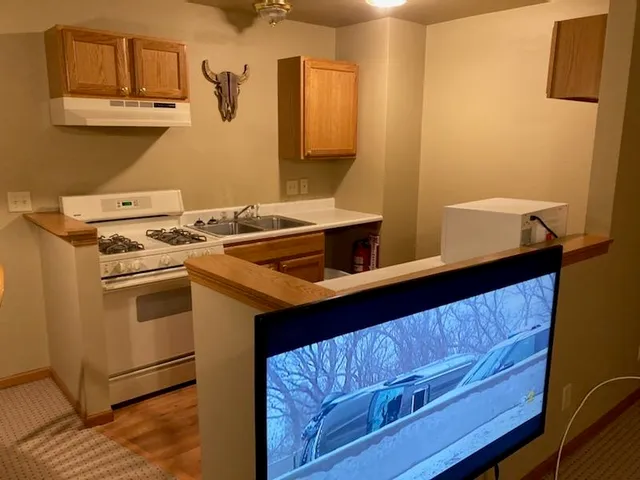 $1,395 | 325 South Clark Street, Utica, IL 61373