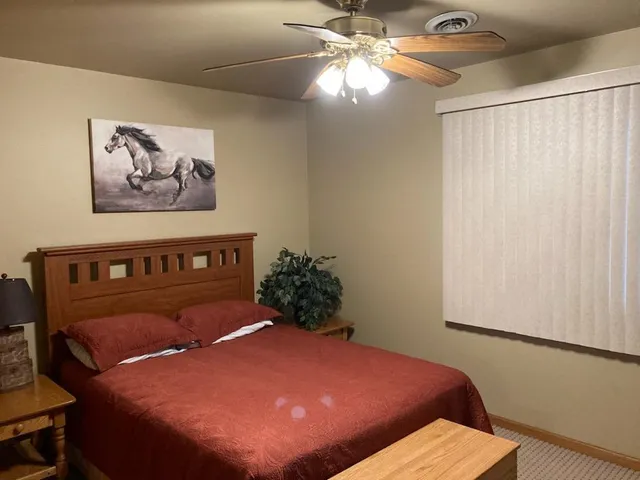 $1,395 | 325 South Clark Street, Utica, IL 61373