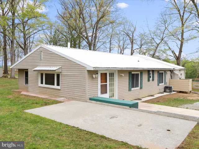 $325,000 | 112 Riverview Drive, Falling Waters, WV 25419