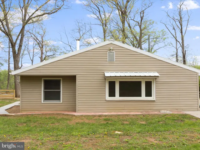 $325,000 | 112 Riverview Drive, Falling Waters, WV 25419