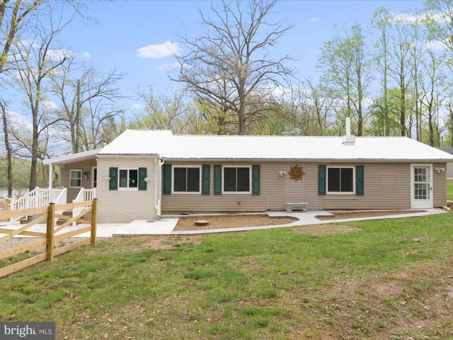 $325,000 | 112 Riverview Drive, Falling Waters, WV 25419