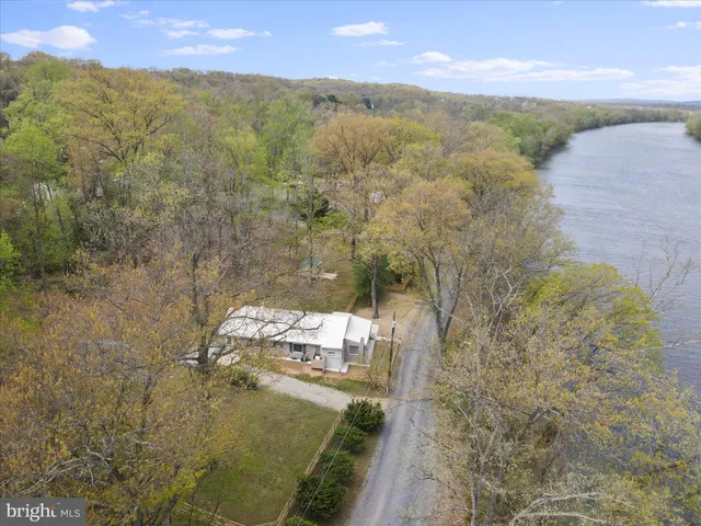 $325,000 | 112 Riverview Drive, Falling Waters, WV 25419