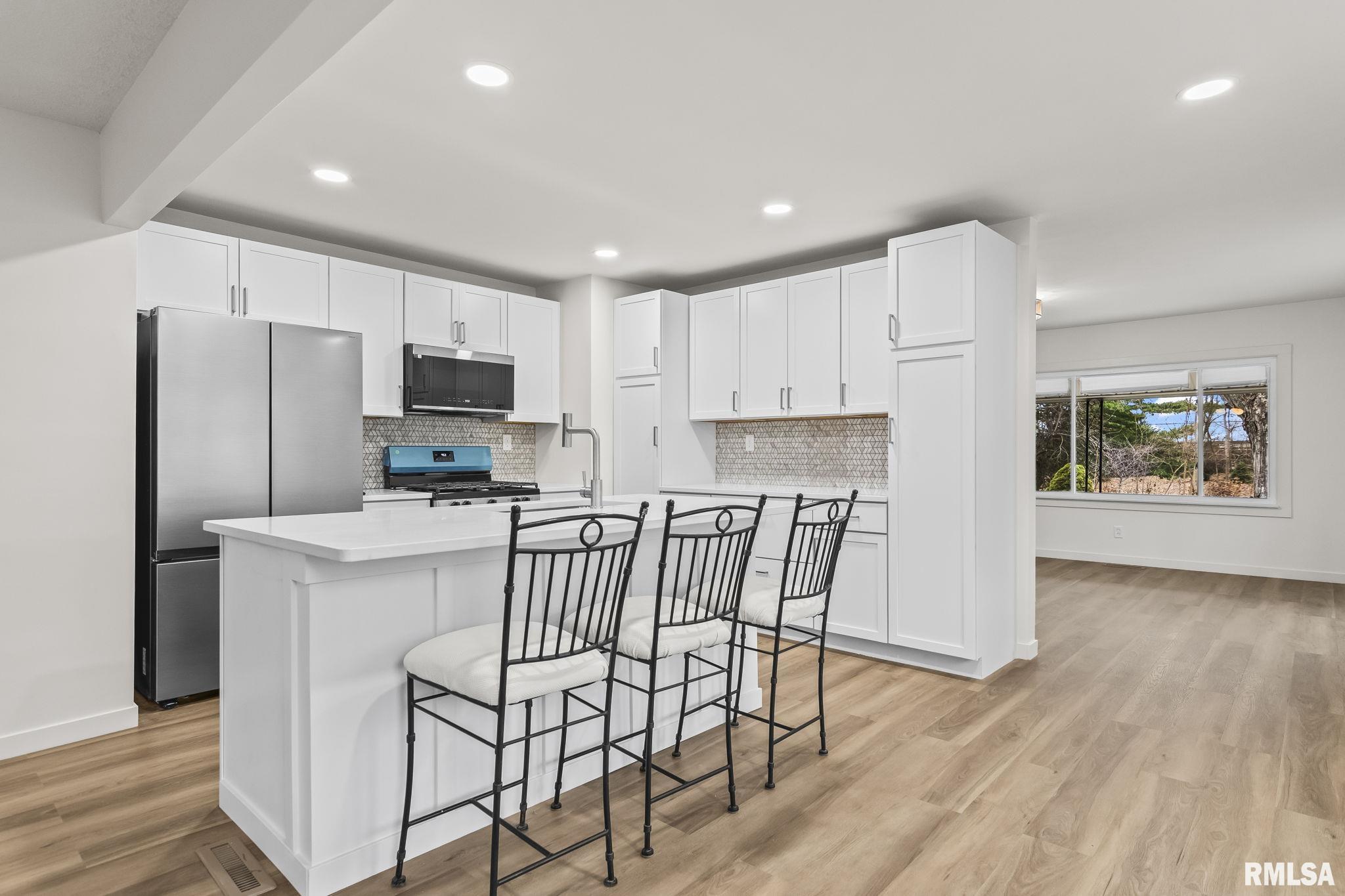 504 West Chestnut Street Chatham, IL 62629 - Photo 12 of 33