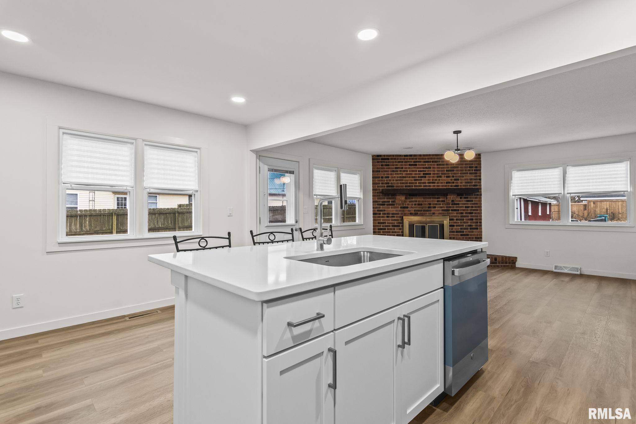 504 West Chestnut Street Chatham, IL 62629 - Photo 15 of 33