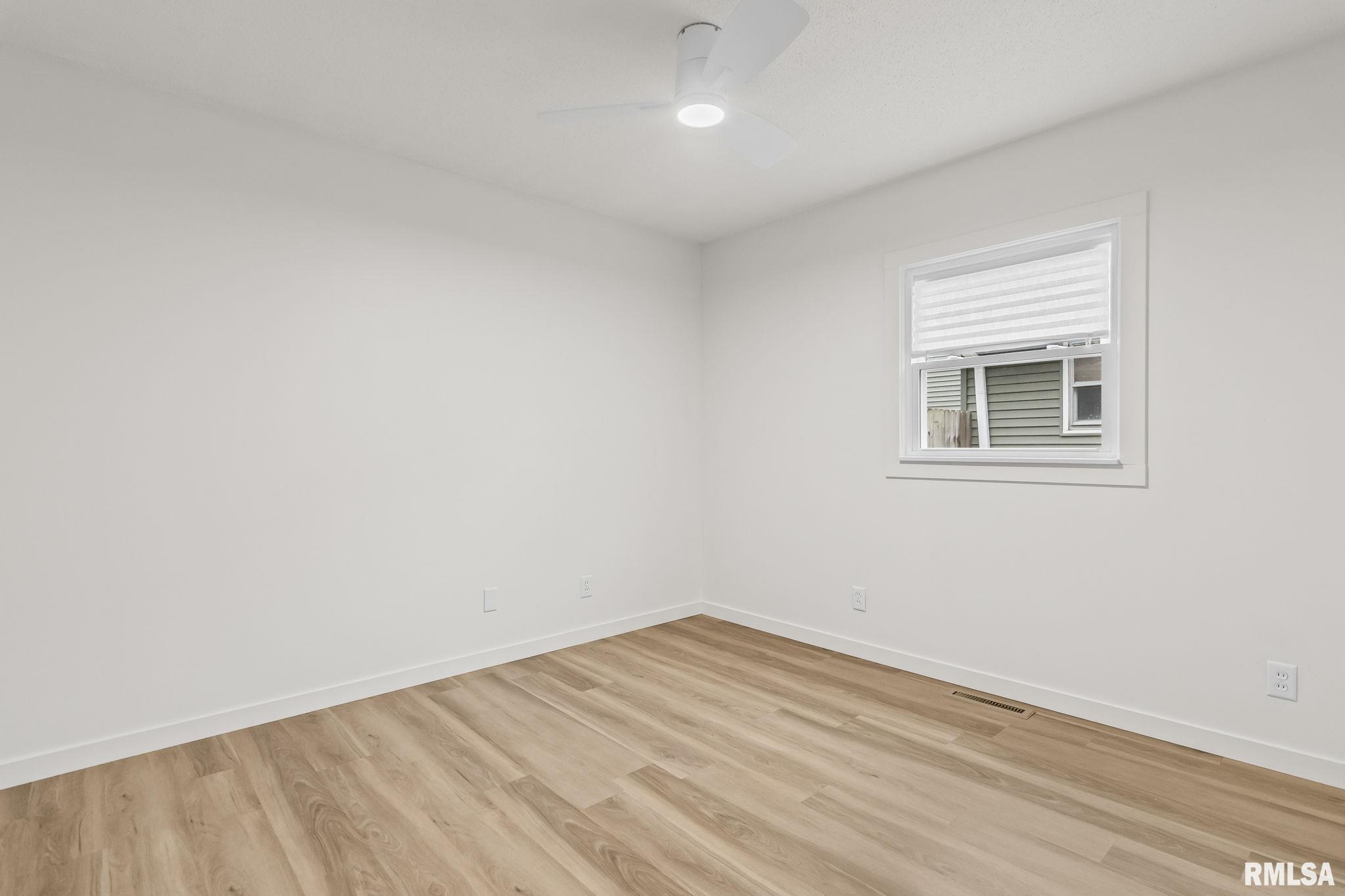 504 West Chestnut Street Chatham, IL 62629 - Photo 21 of 33