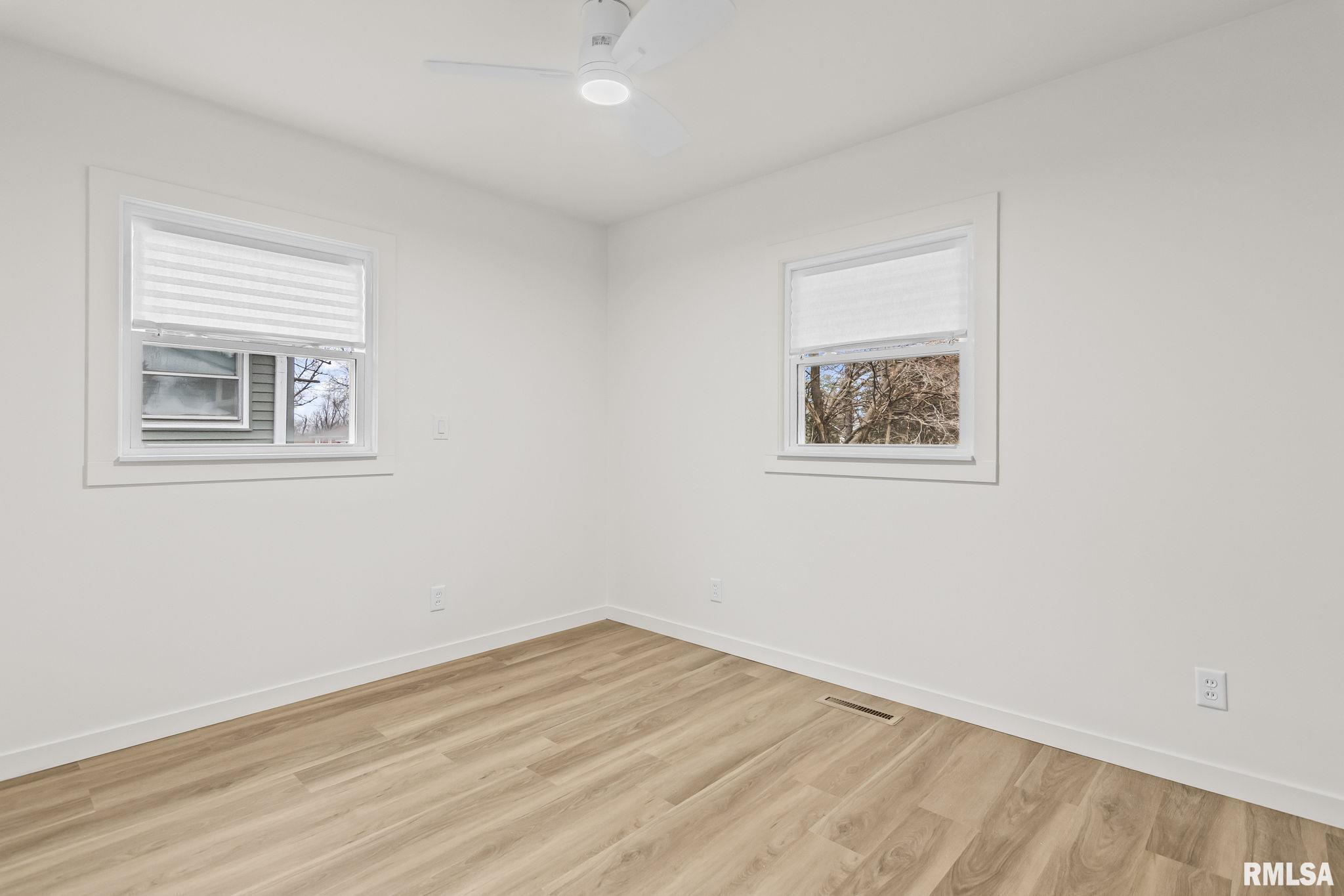 504 West Chestnut Street Chatham, IL 62629 - Photo 25 of 33