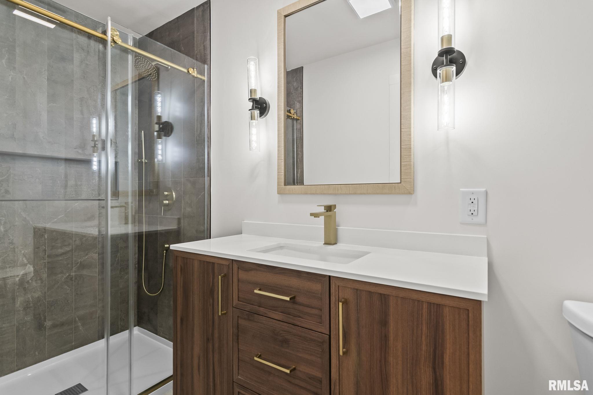 504 West Chestnut Street Chatham, IL 62629 - Photo 27 of 33