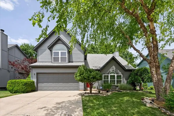 $400,000 | 1328 East 154th Terrace, Olathe, KS 66062