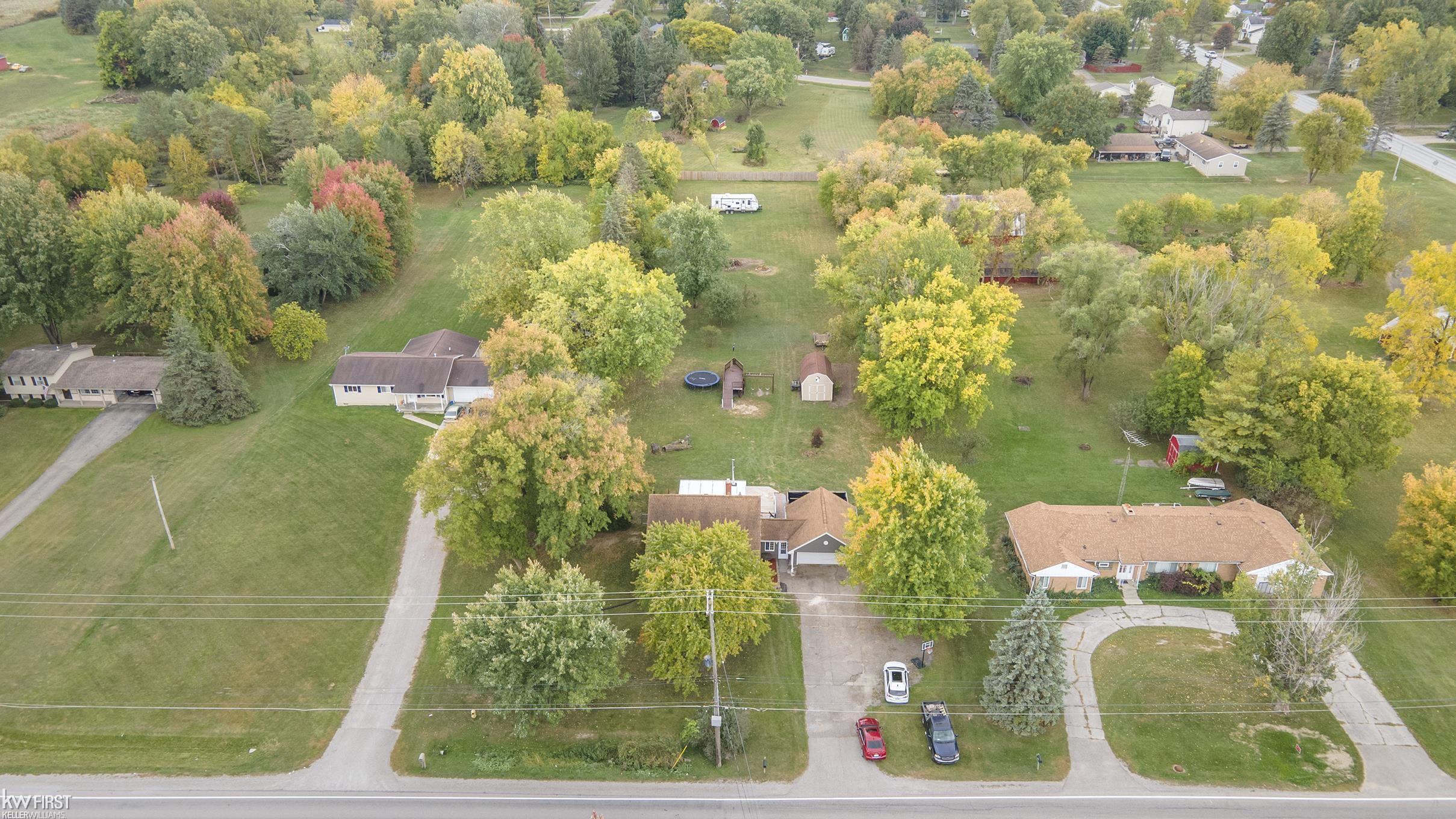 7048 Lapeer Road Davison, MI 48423 - Photo 32 of 36 50092596-31.JPG