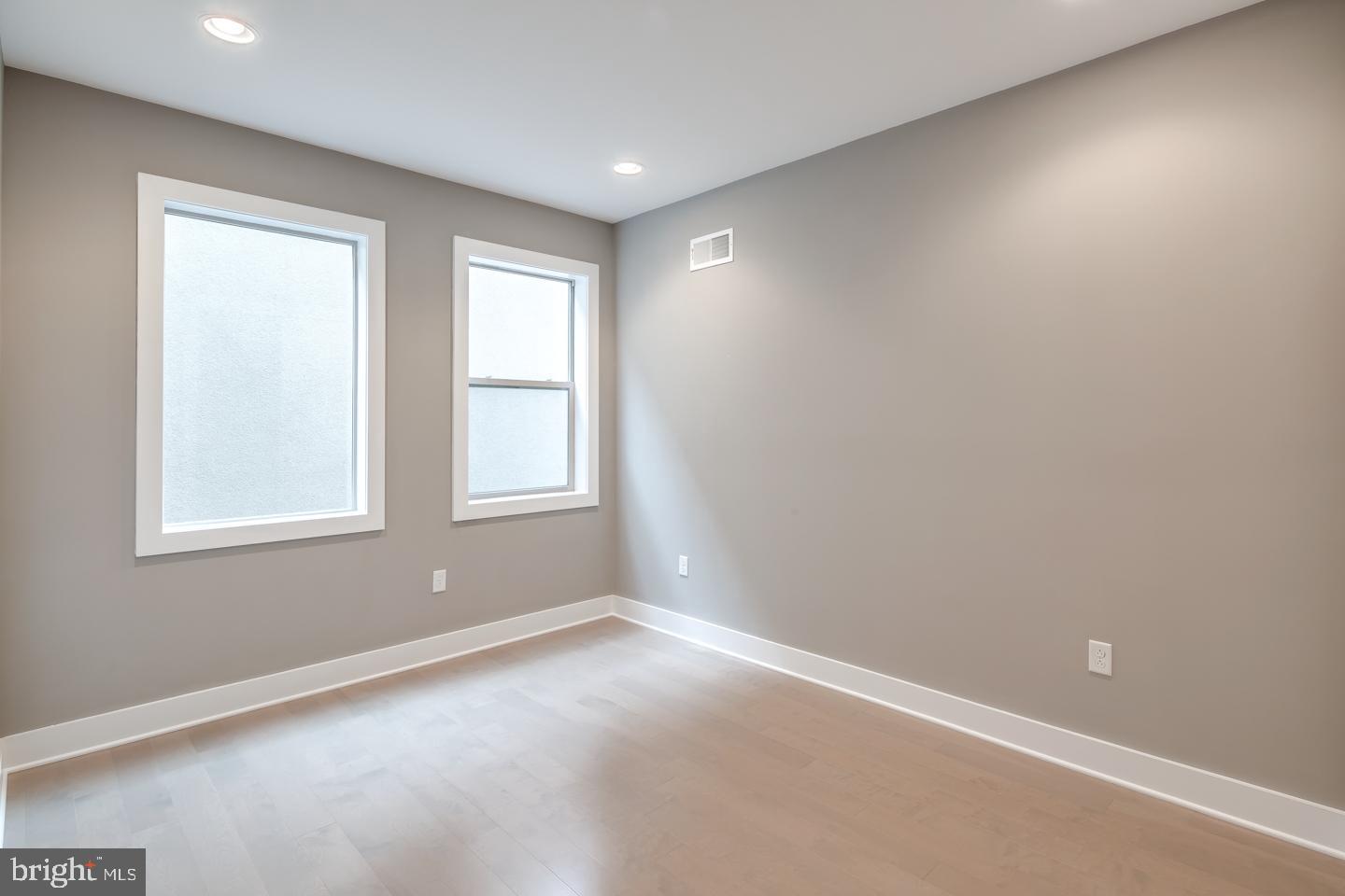832 North 3rd Street, Unit 4 Philadelphia, PA 19123 - Photo 3 of 7