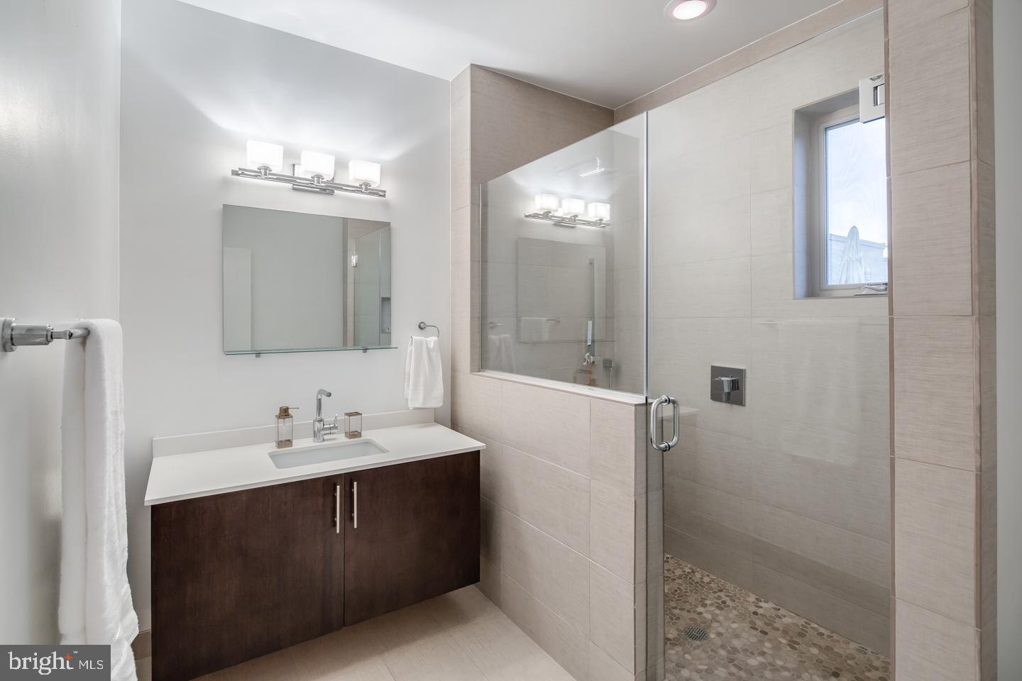 832 North 3rd Street, Unit 4 Philadelphia, PA 19123 - Photo 6 of 7