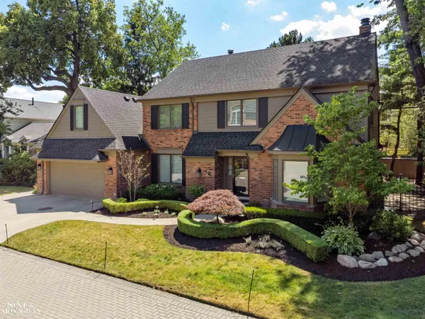 $895,000 | 11 Sycamore Lane, Grosse Pointe, MI 48230
