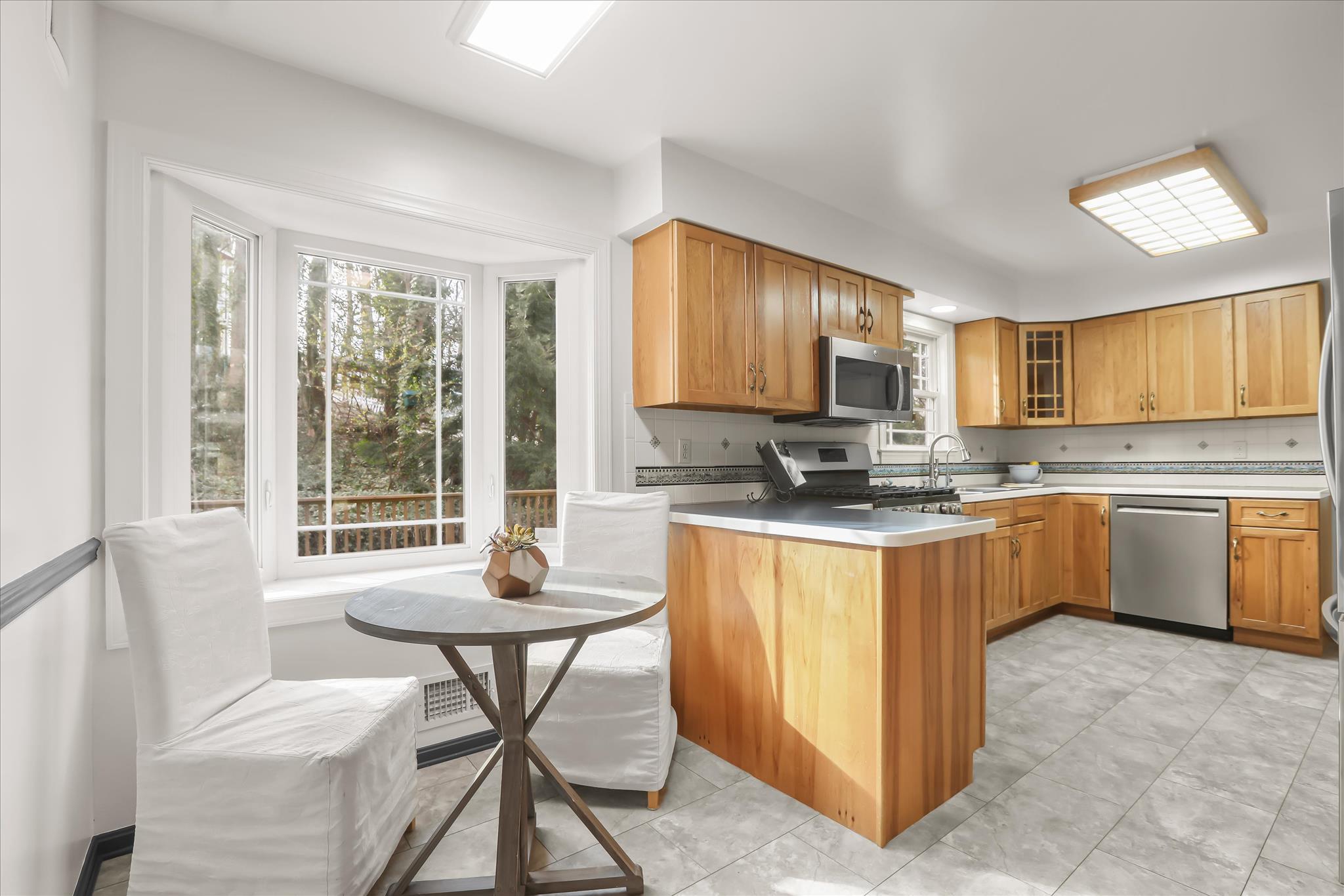 326 Edgewater Road Pasadena, MD 21122 - Photo 12 of 46 Kitchen