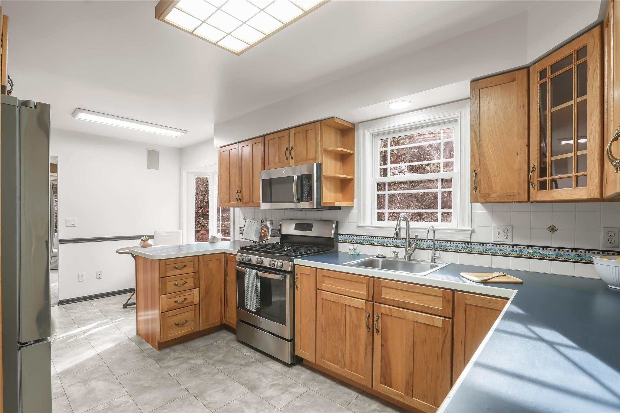 326 Edgewater Road Pasadena, MD 21122 - Photo 14 of 46 Kitchen