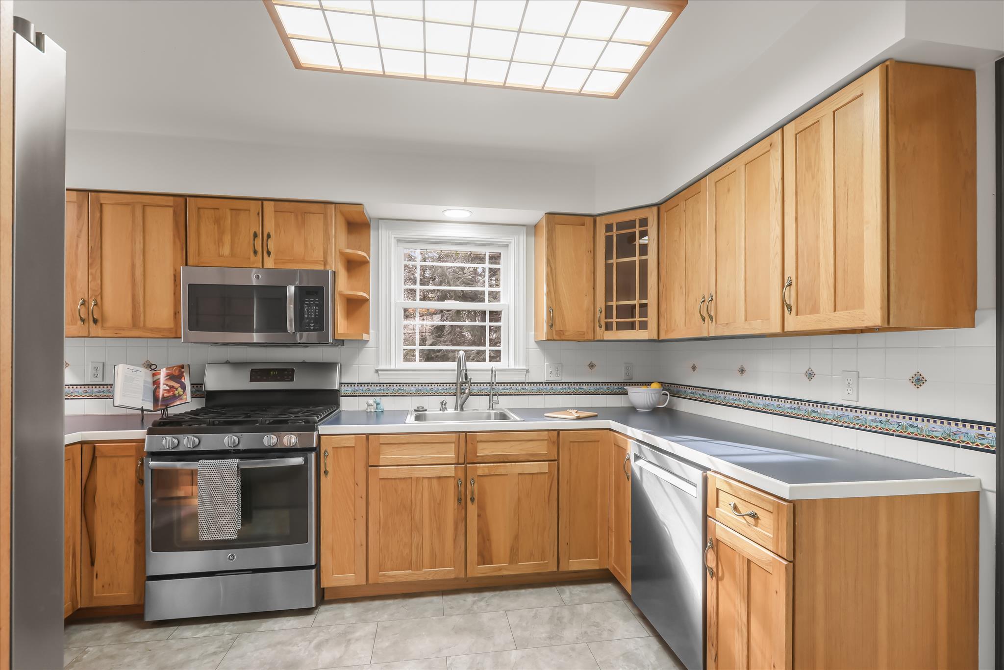 326 Edgewater Road Pasadena, MD 21122 - Photo 15 of 46 Kitchen