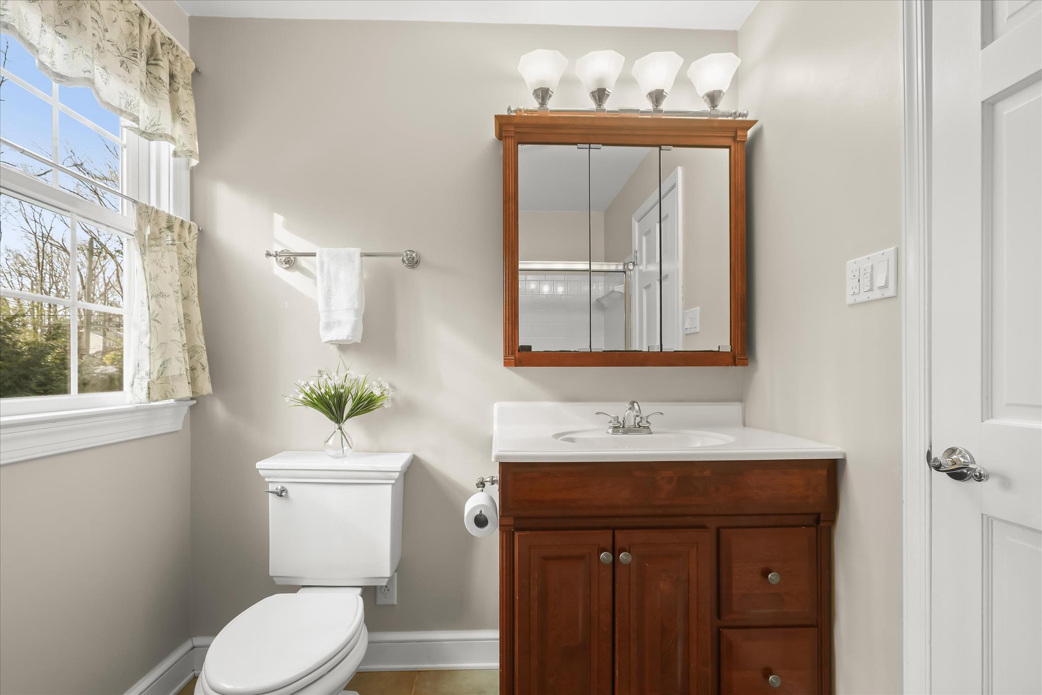 326 Edgewater Road Pasadena, MD 21122 - Photo 32 of 46 Upstairs Full Bath