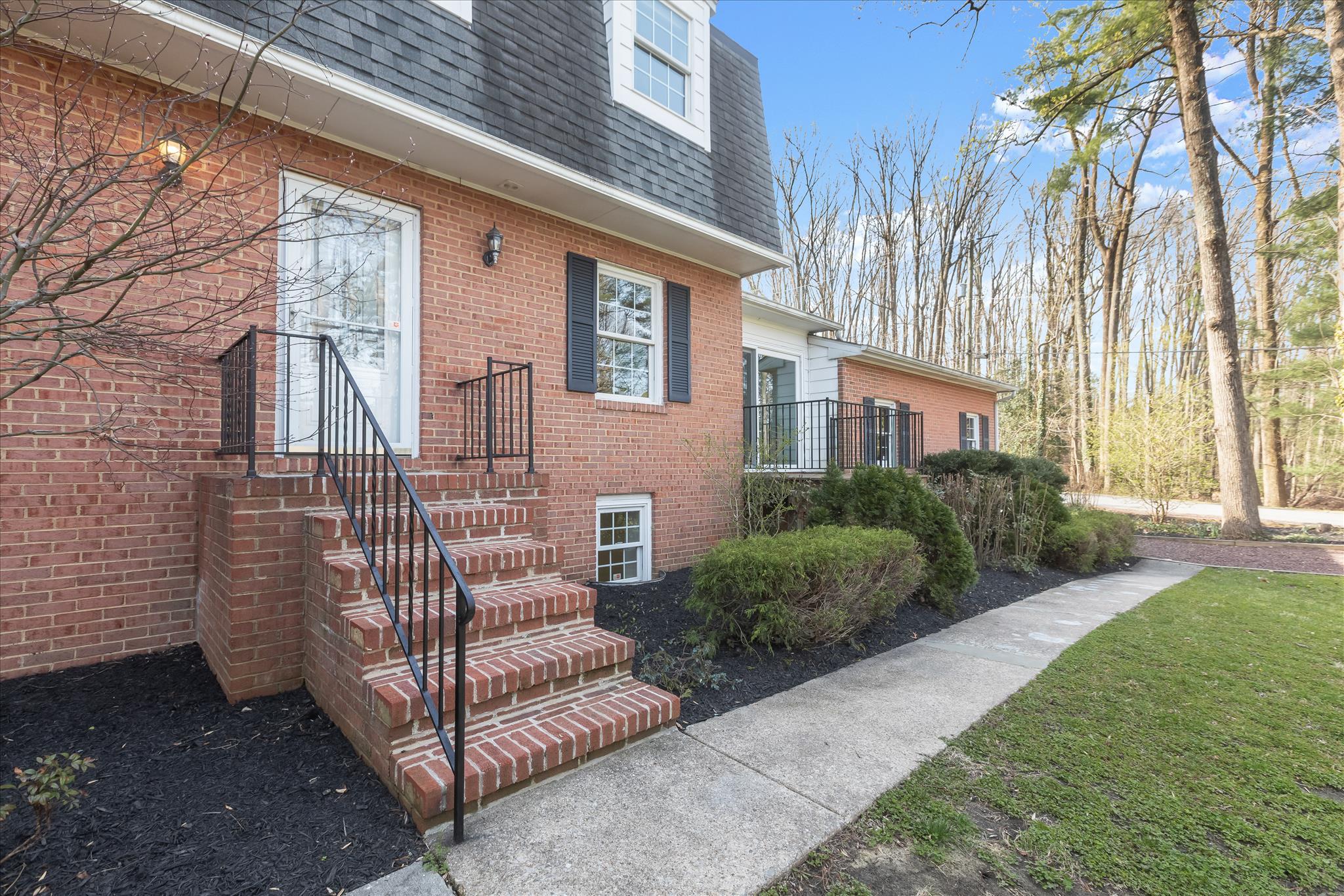 326 Edgewater Road Pasadena, MD 21122 - Photo 4 of 46 Welcome Home