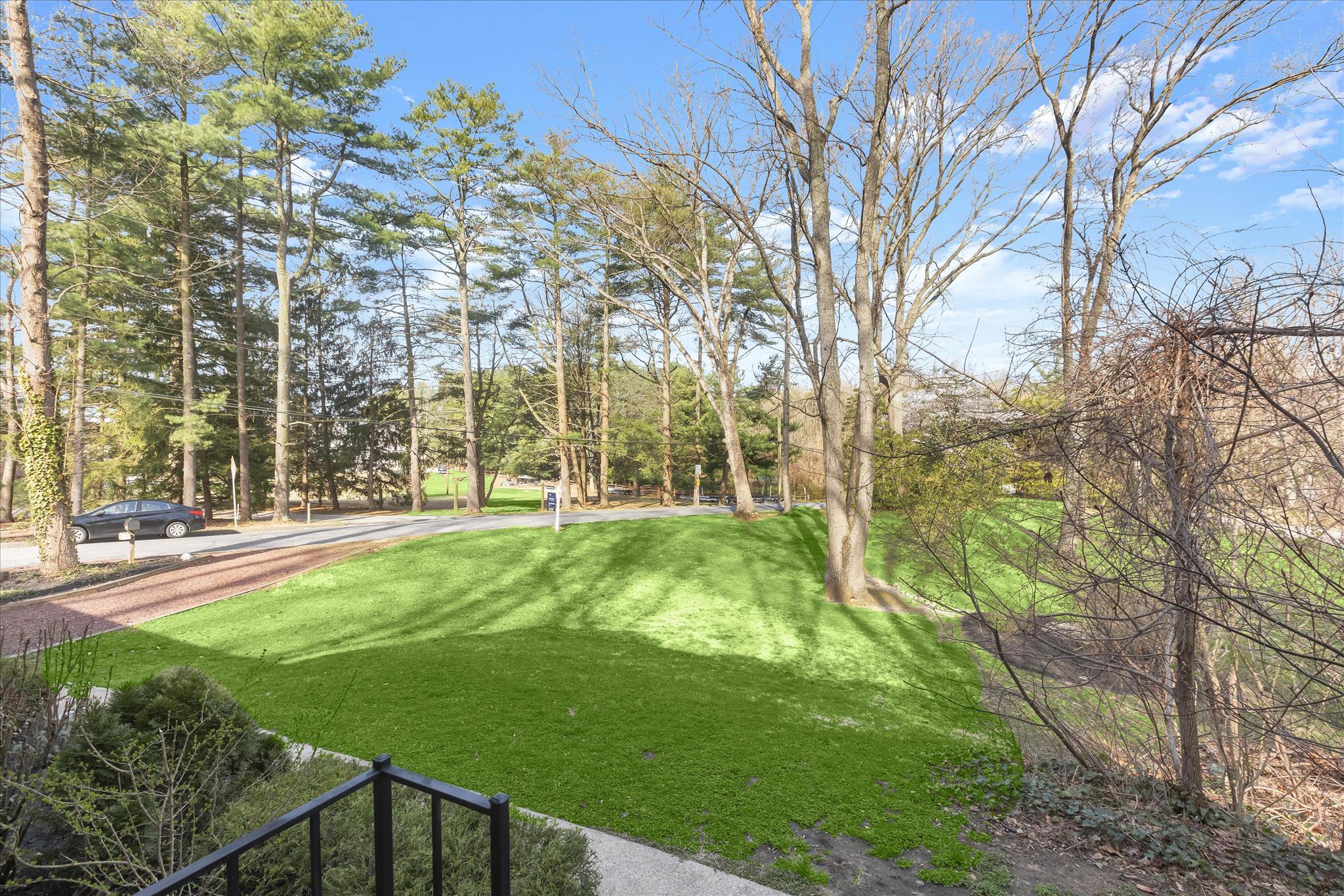 326 Edgewater Road Pasadena, MD 21122 - Photo 5 of 46 Expansive Front Yard