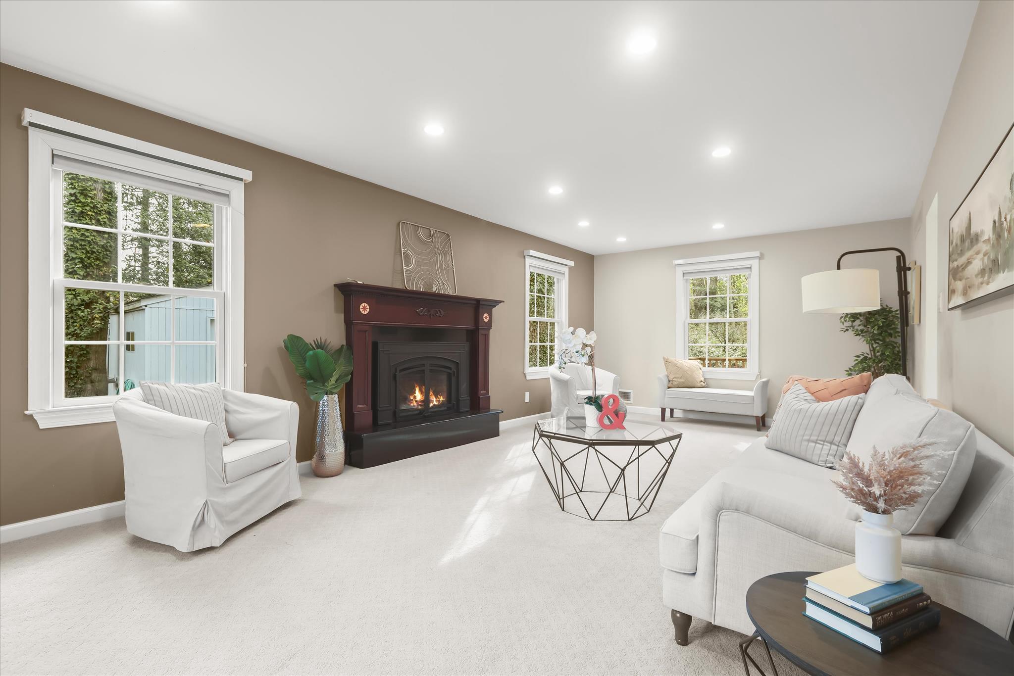 326 Edgewater Road Pasadena, MD 21122 - Photo 8 of 46 Living Room