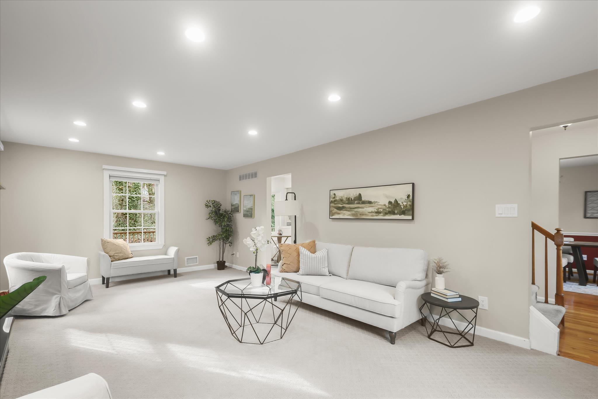 326 Edgewater Road Pasadena, MD 21122 - Photo 10 of 46 Living Room