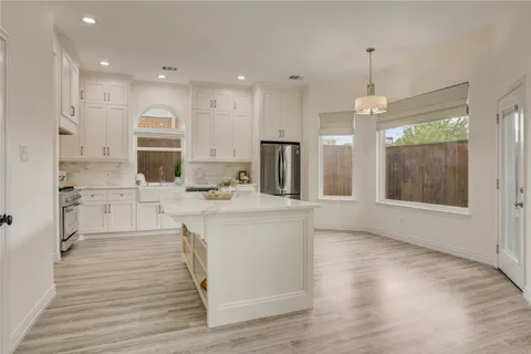 $895,000 | 4114 West Northampton Place, Houston, TX 77098