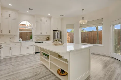 $895,000 | 4114 West Northampton Place, Houston, TX 77098