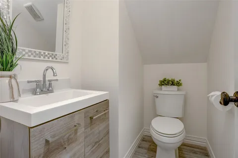 $895,000 | 4114 West Northampton Place, Houston, TX 77098