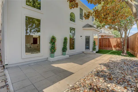 $895,000 | 4114 West Northampton Place, Houston, TX 77098