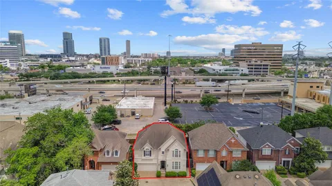 $895,000 | 4114 West Northampton Place, Houston, TX 77098