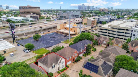 $895,000 | 4114 West Northampton Place, Houston, TX 77098