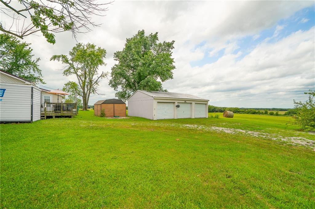 9012 Northwest State Rte 52 Amoret, MO 64722 - Photo 25 of 38