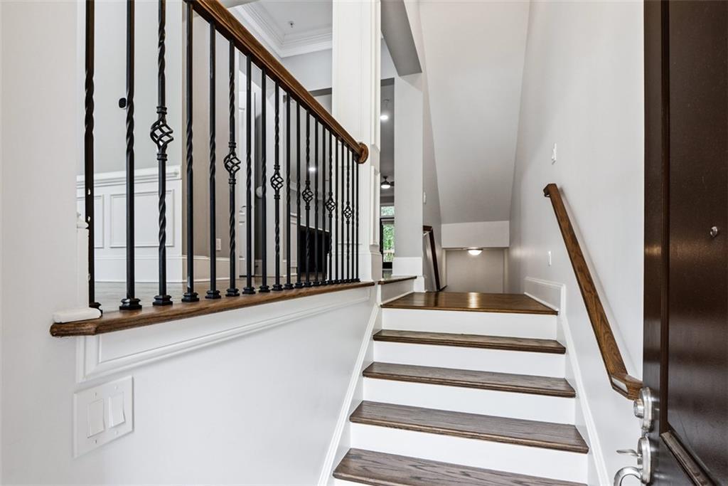 1933 Ridgemont Lane Decatur, GA 30033 - Photo 4 of 73