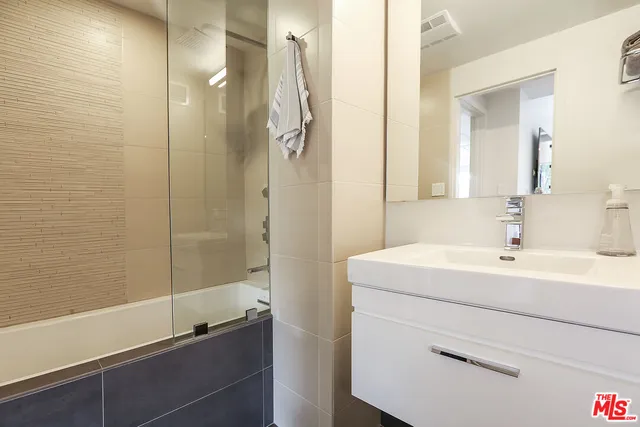 $1,339,000 | 17352 Sunset Boulevard, Unit 301, Pacific Palisades, CA 90272