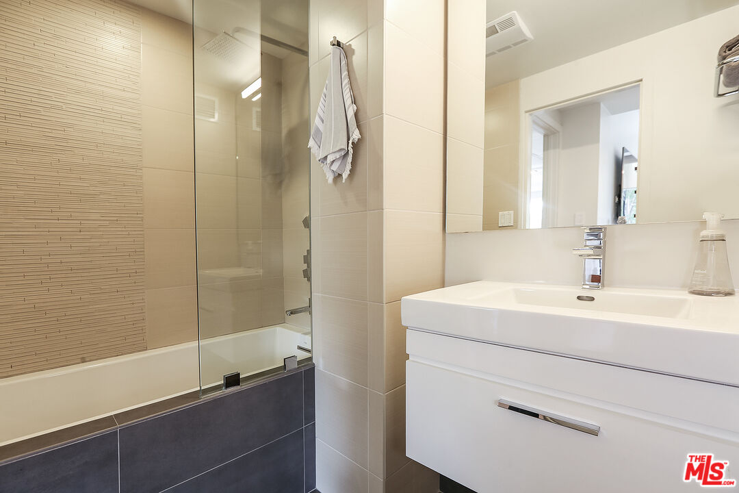 17352 Sunset Boulevard, Unit 301 Pacific Palisades, CA 90272 - Photo 18 of 31