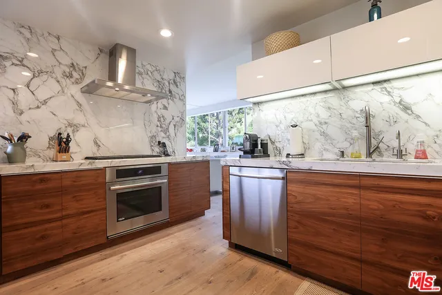 $1,339,000 | 17352 Sunset Boulevard, Unit 301, Pacific Palisades, CA 90272