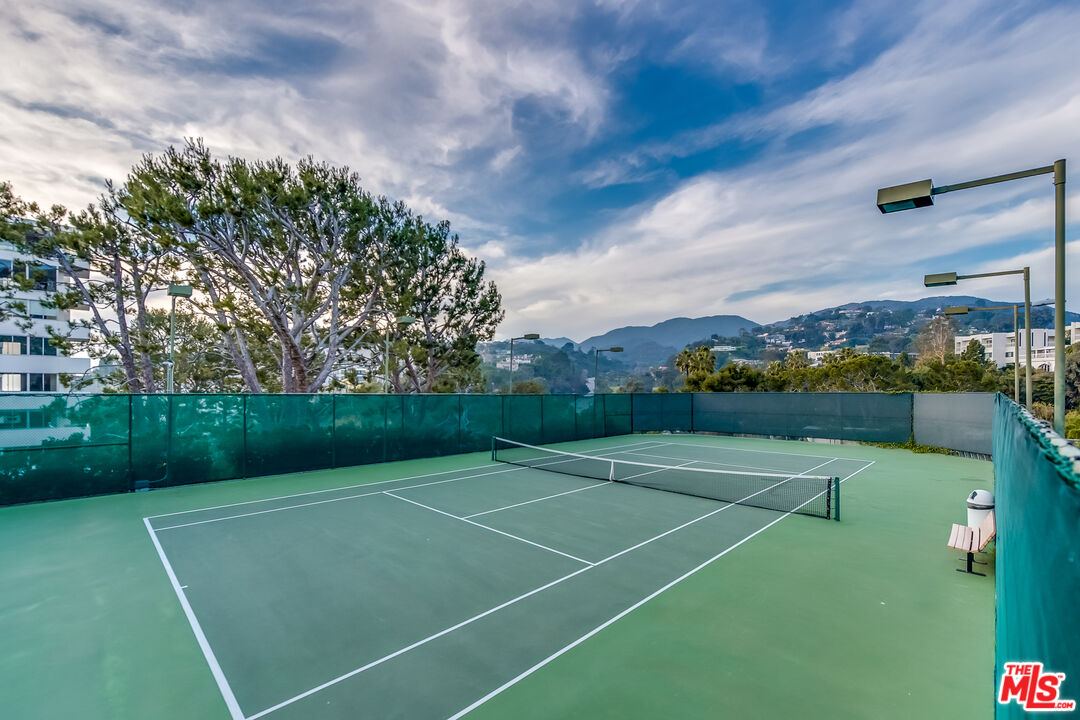 17352 Sunset Boulevard, Unit 301 Pacific Palisades, CA 90272 - Photo 27 of 31