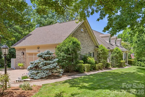$825,000 | 1005 Windsor Drive, Asheville, NC 28803
