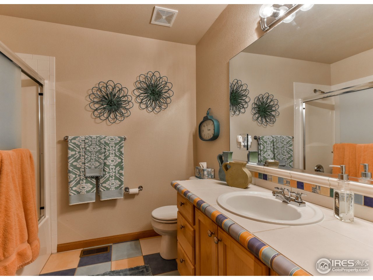 1455 Falcon Ridge Road Eaton, CO 80615 - Photo 10 of 15 Main Floor Bath