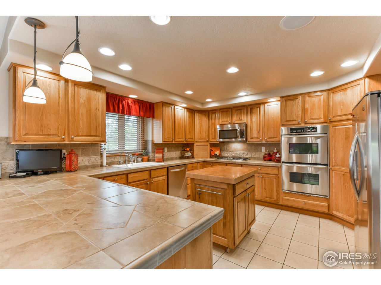 1455 Falcon Ridge Road Eaton, CO 80615 - Photo 3 of 15 Kitchen