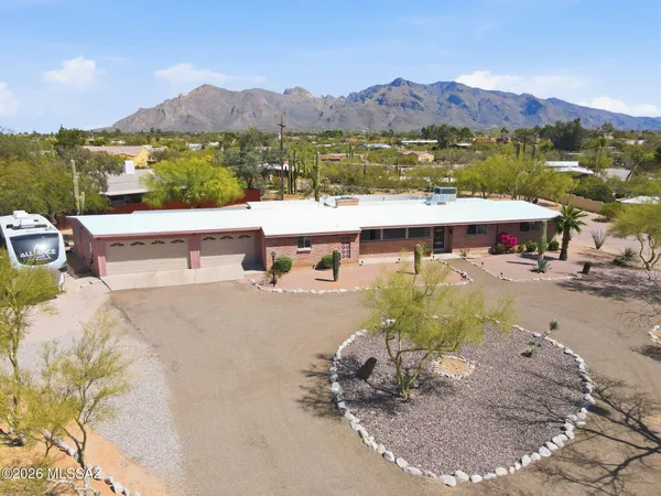 $635,000 | 900 West Las Palmas Drive, Tucson, AZ 85704