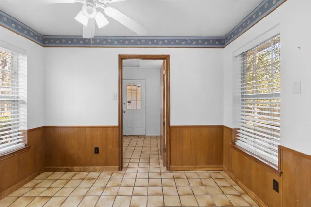 $2,200 | 2108 Greentree Drive, Huntsville, TX 77340