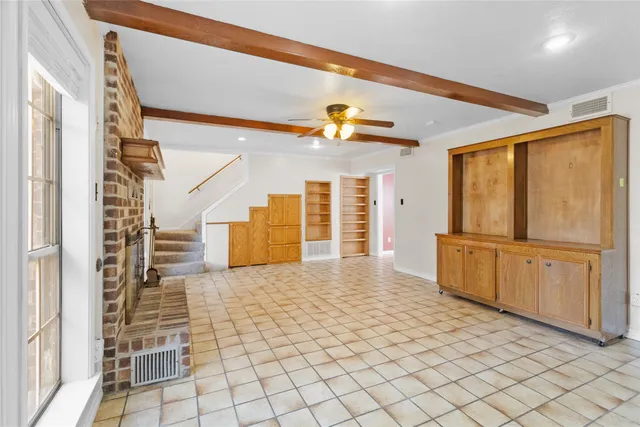 $2,200 | 2108 Greentree Drive, Huntsville, TX 77340